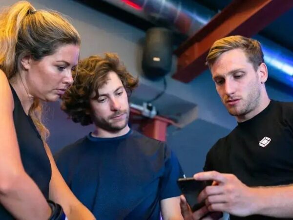 Apps Track Medical Claims for Freelancers: Boost Efficiency