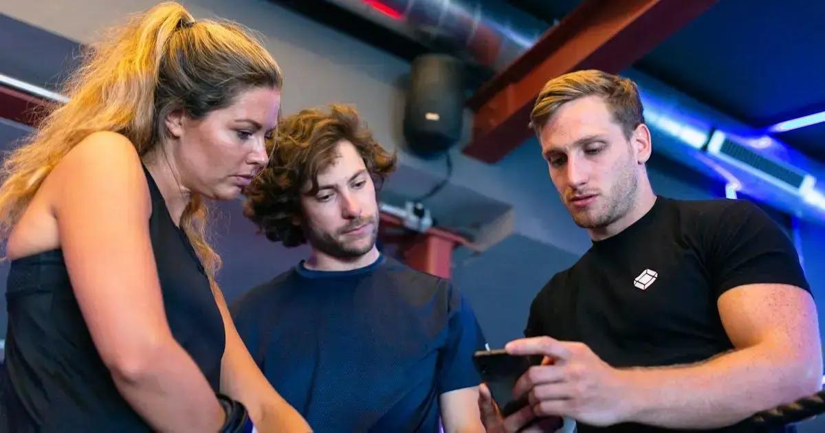 Apps Track Medical Claims for Freelancers: Boost Efficiency