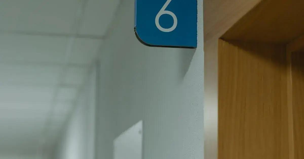 Private vs Public Insurance for Freelancers: What to Choose?